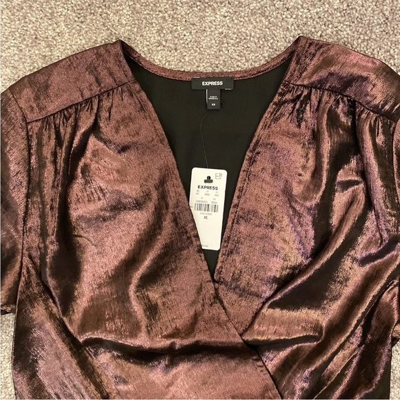 Express Women's Metallic V-Neck Balloon Sleeve Faux Wrap Top Size XS - NWT $68 - Picture 4 of 16